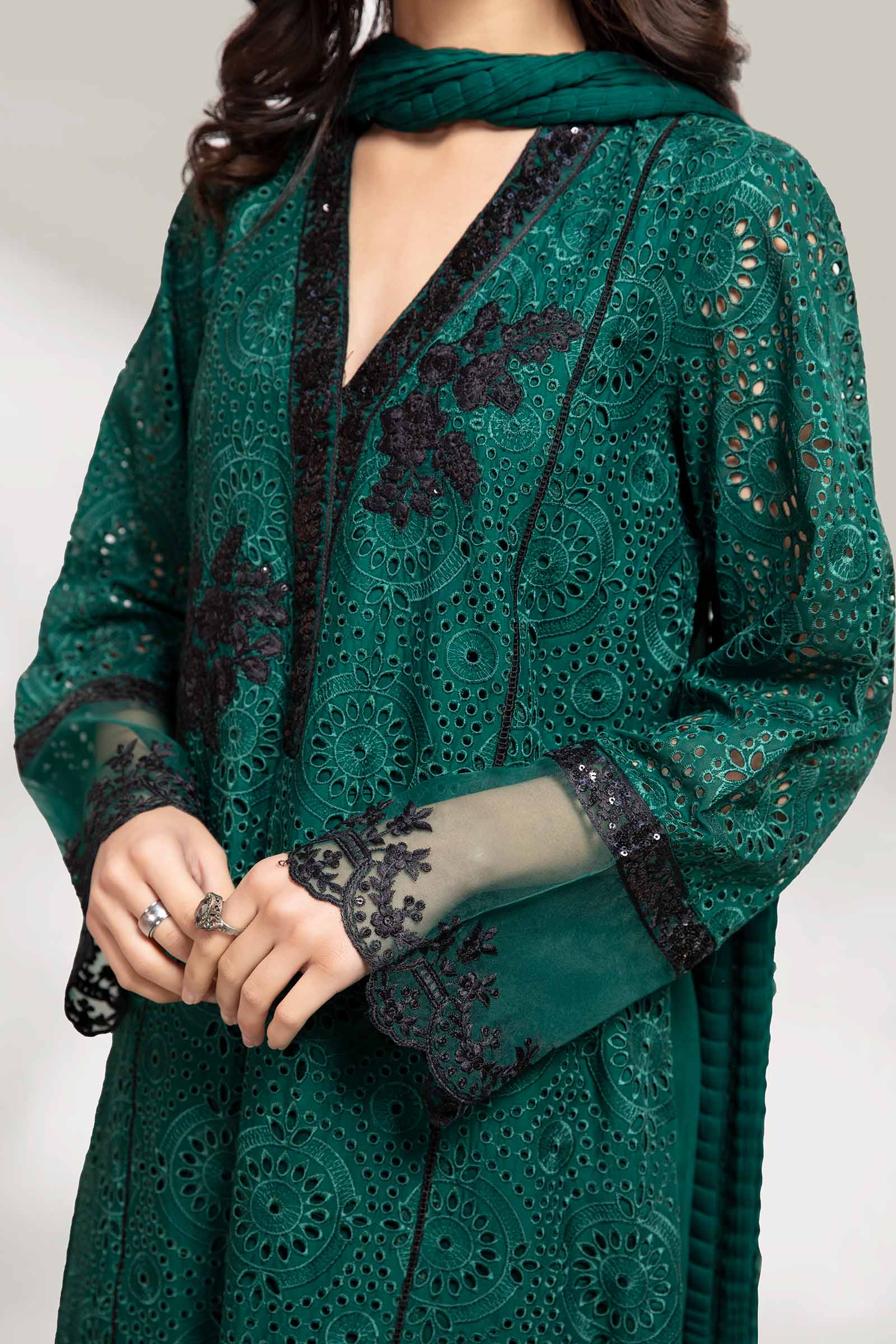 3 Piece Embroidered Lawn Suit - Image 4