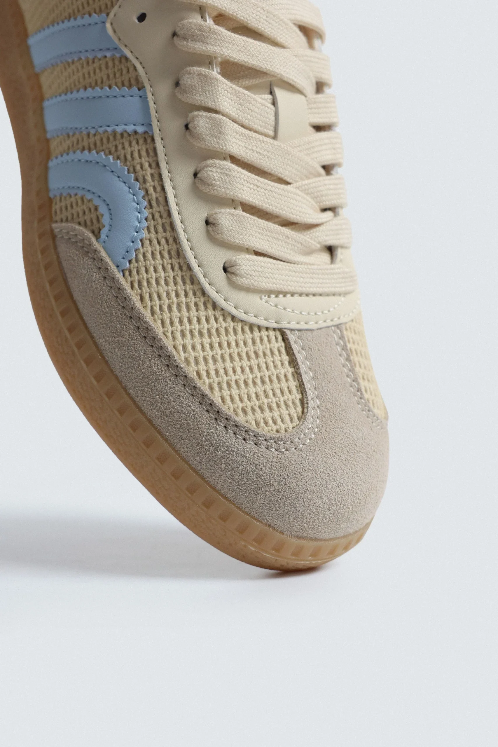 Low-Top Mesh Sneakers - Image 3